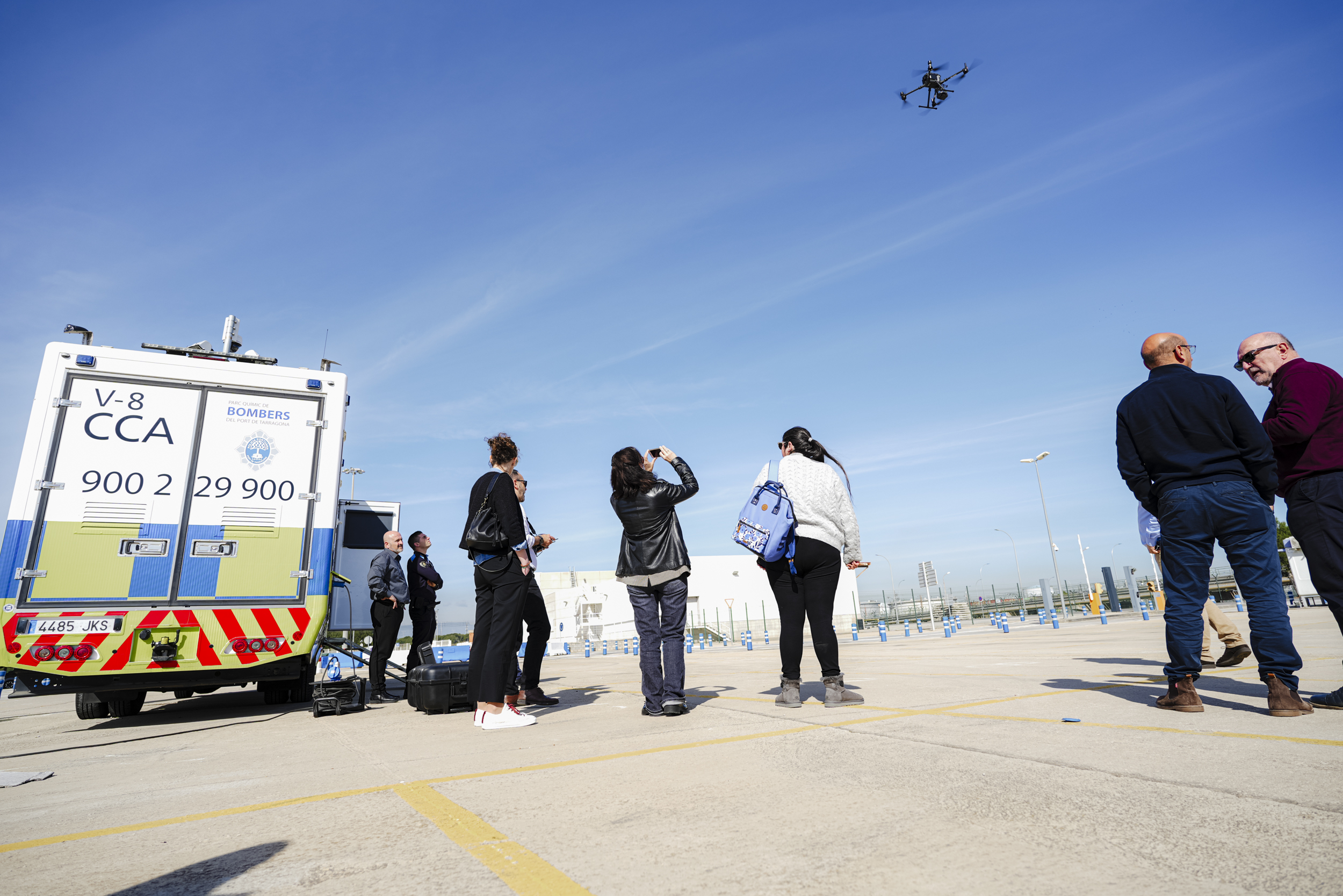 descubre cómo los drones en salvamento están revolucionando las operaciones de rescate. aprende sobre su tecnología, aplicaciones y cómo están salvando vidas en situaciones de emergencia.